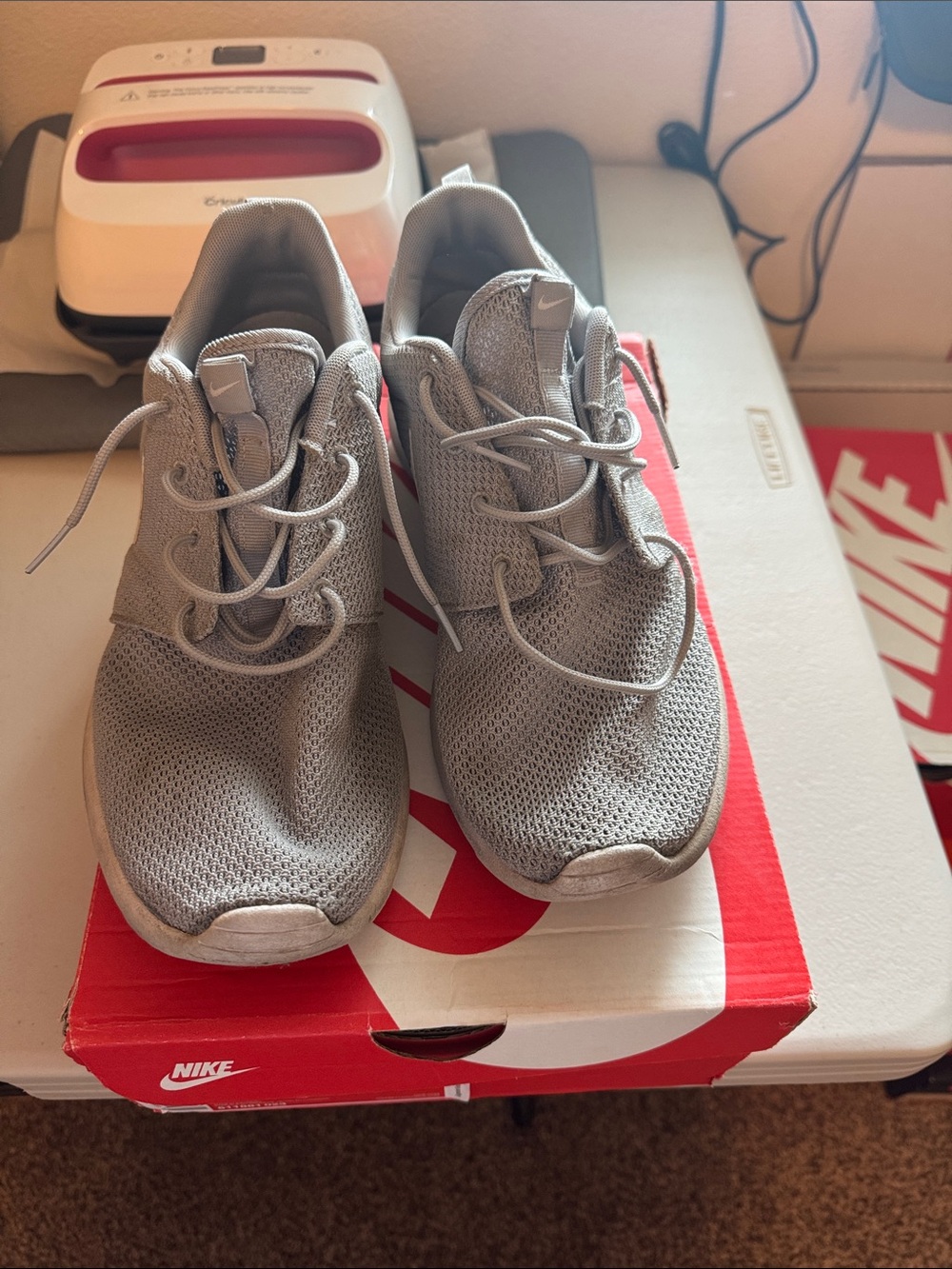 Nike roshe run men’s size 10